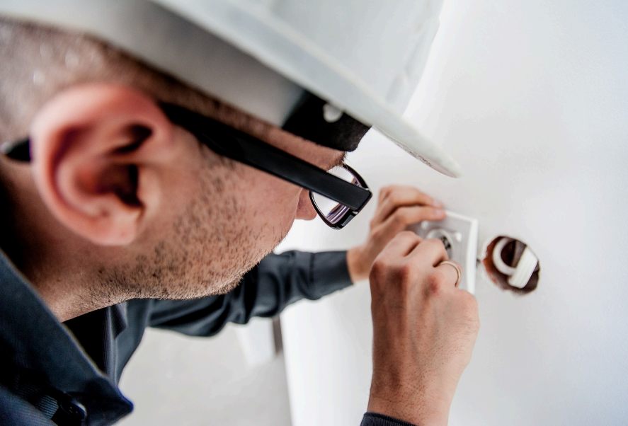 How Industry Partnerships Benefit Electricians and Electrical Distributors